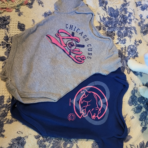 MLB Chicago Cubs 18mth Onsie Set of 2 in Like New Condition9l - Picture 1 of 3